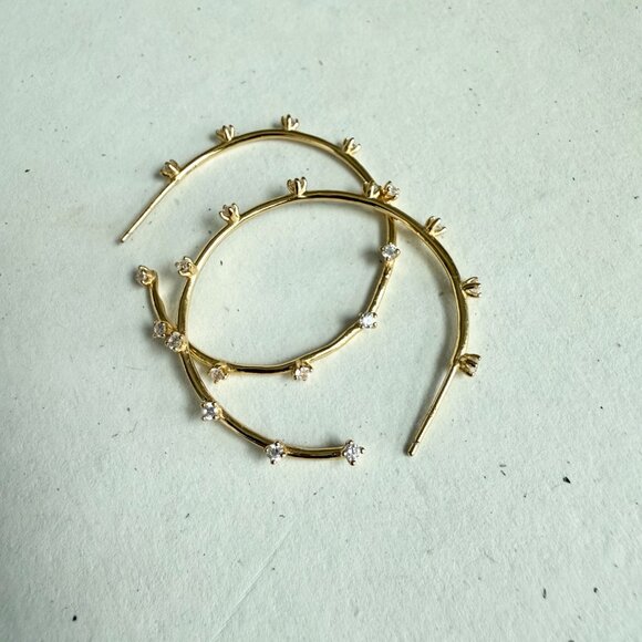 Adornmonde Moss Hoop Earrings_14K gold plated sterling silver, Clear crystal - Picture 7 of 13